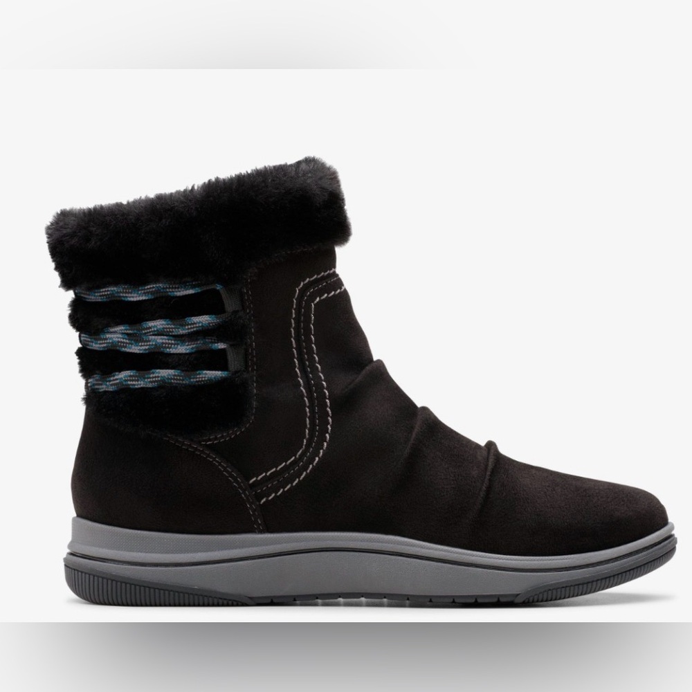 New Womens Clarks Breeze Cozy Black Cloudsteppers Boots - Size 7